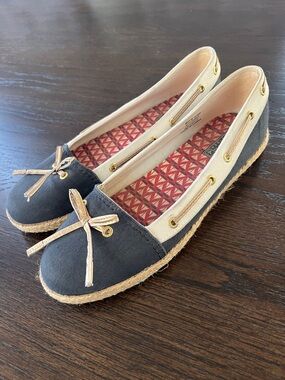 Sperry women's canvas navy espadrille-style boat shoes size 9.5
